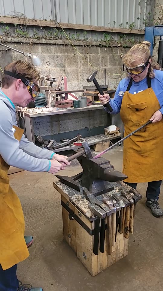 Video: Experience day at the forge in Slad