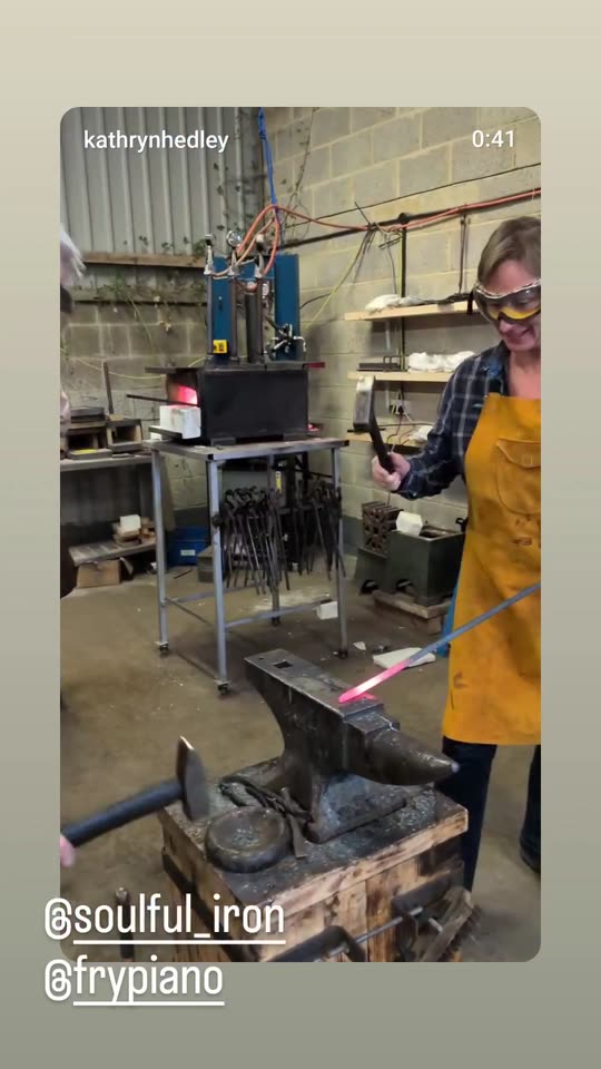 Video: Blacksmithing experience day in Stroud